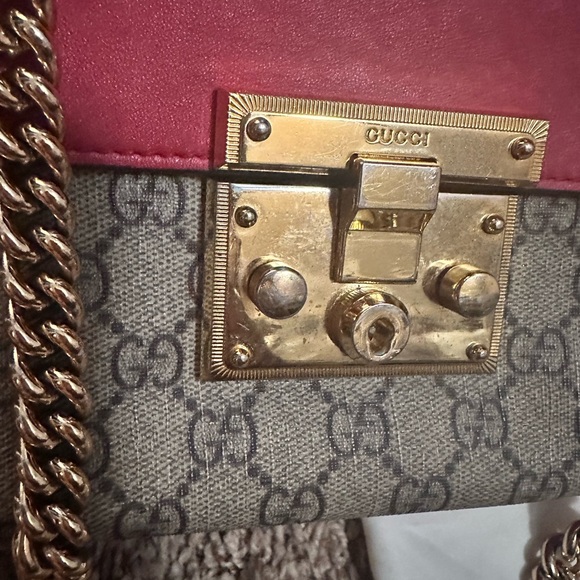 Authentic Gucci Padlock Red and Pink chain crossbody - Picture 4 of 9